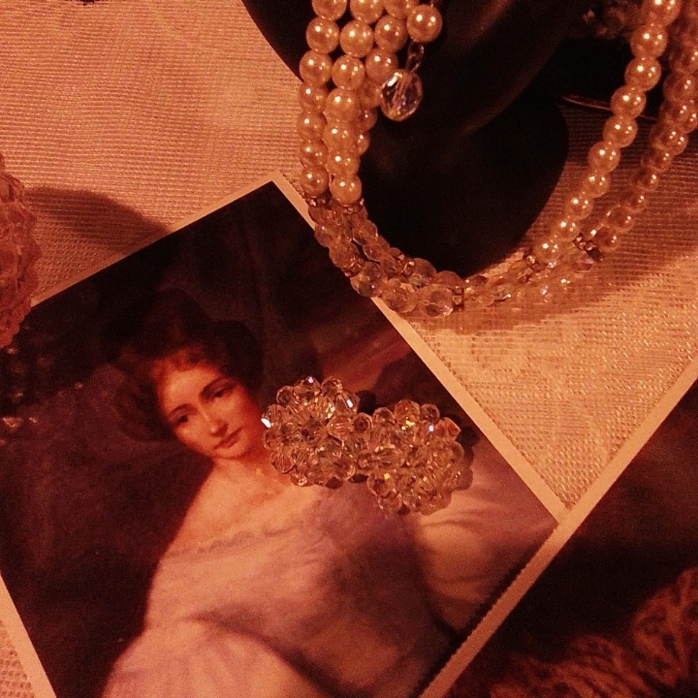 Elegant Pearl and Crystal Necklace Set 1950s - Picture 3 of 4